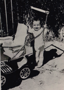 תמונת נכדתה של הרבנית.png