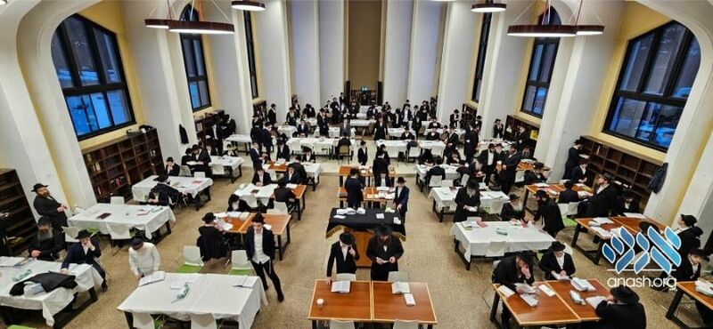 קובץ:Zal Mesivta SuffieldCT.jpg