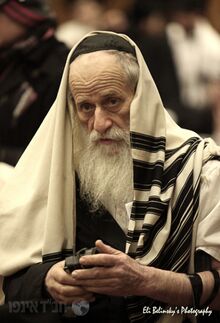 ר' פינייע קארף.jpg